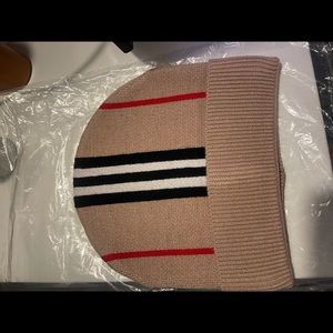 beige burberry hat unisex, unused